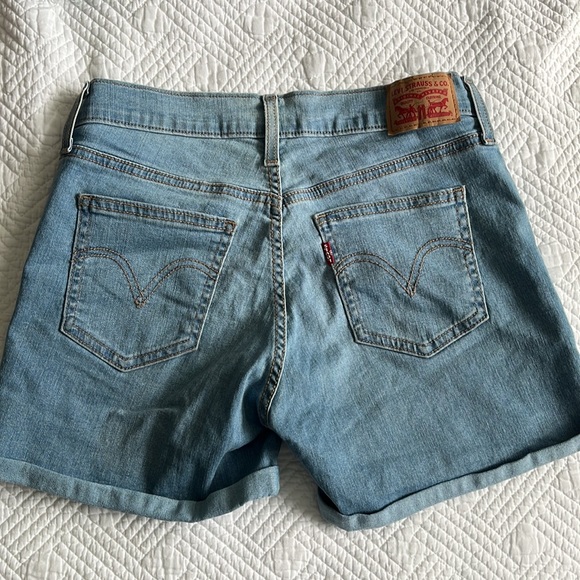 2-for-1 Levi's! - Picture 4 of 6